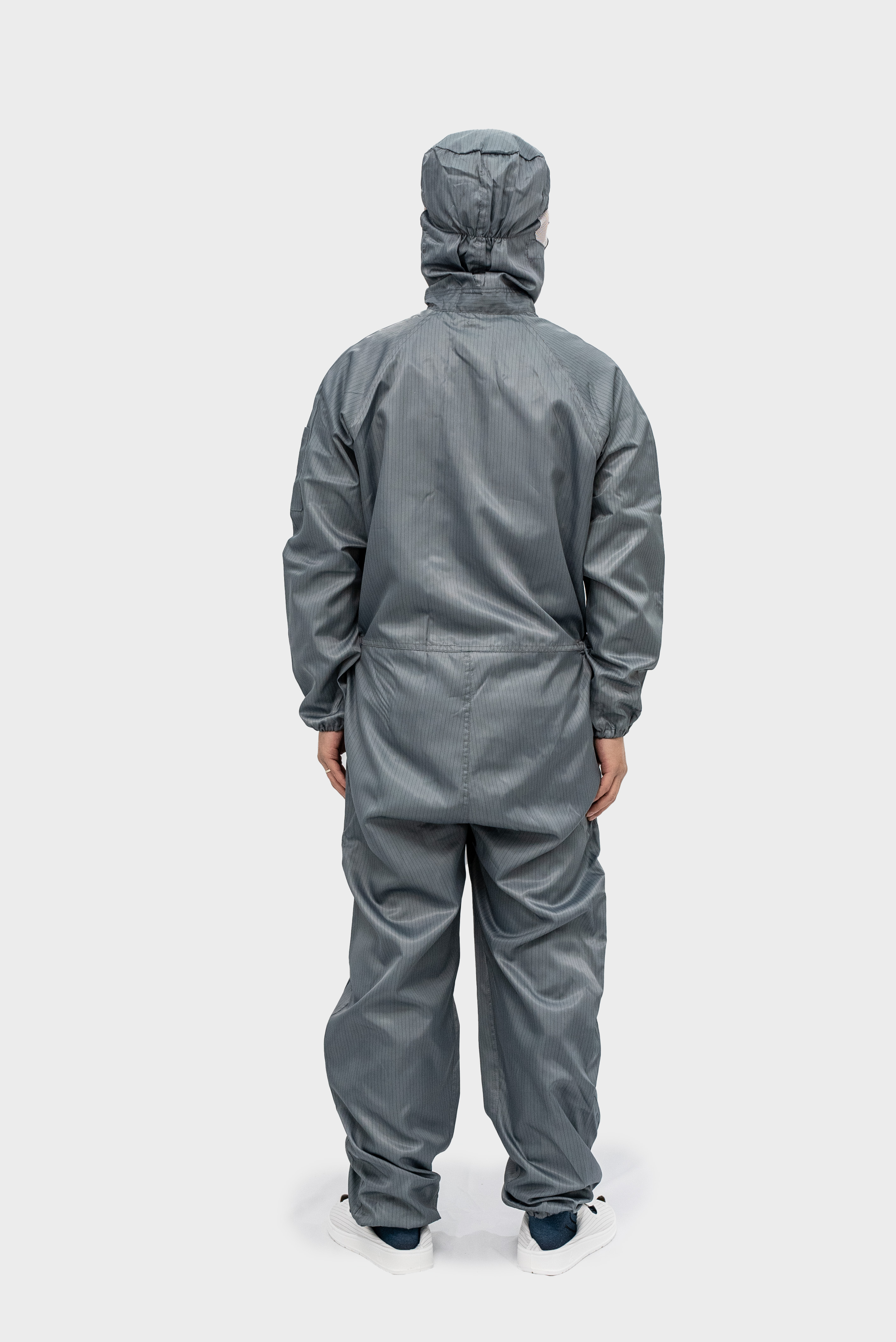 灰条纹连帽连体服